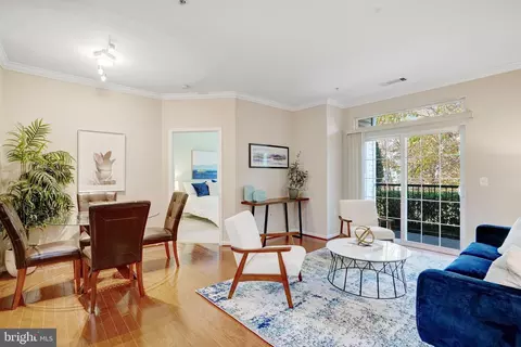 2321 25th St S #2-115, Arlington, VA 22206