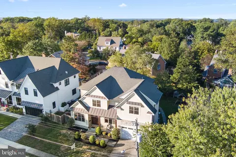 6321 36th St N, Arlington, VA 22213