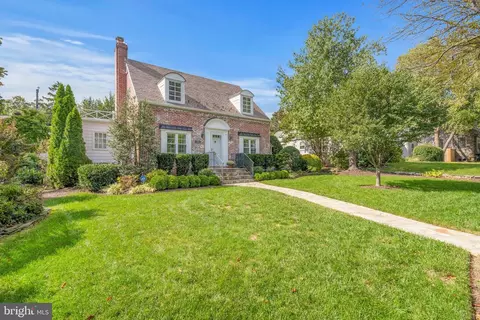 1718 N Harrison St, Arlington, VA 22205