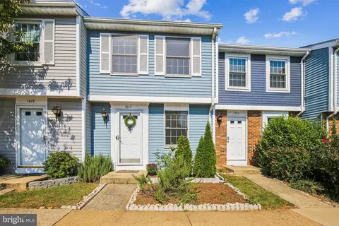 1617 10th St S, Arlington, VA 22204