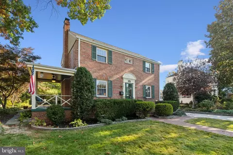 1227 S Oakcrest Rd, Arlington, VA 22202