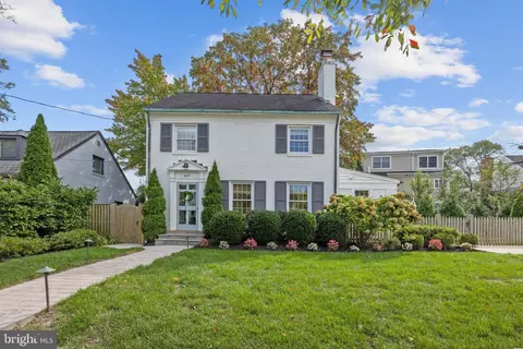 5010 13th St N, Arlington, VA 22205