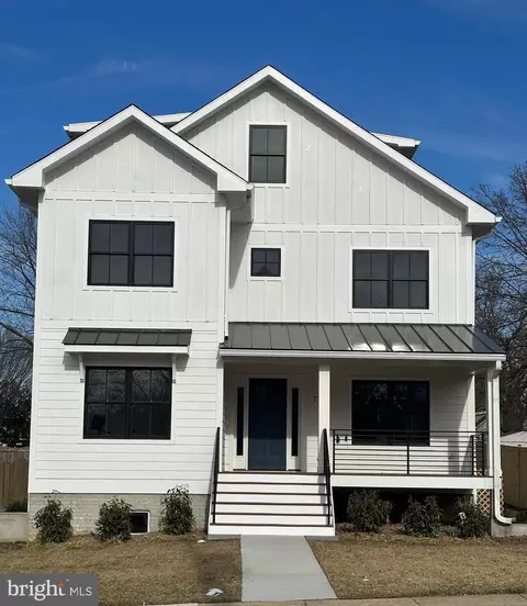 2917 18th St S, Arlington, VA 22204