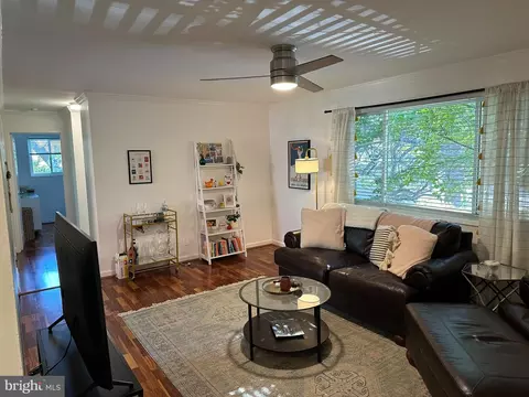 2125 19th St N #7, Arlington, VA 22201