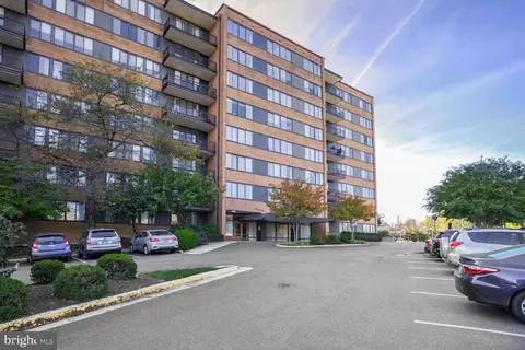 4390 Lorcom Ln #G3, Arlington, VA 22207
