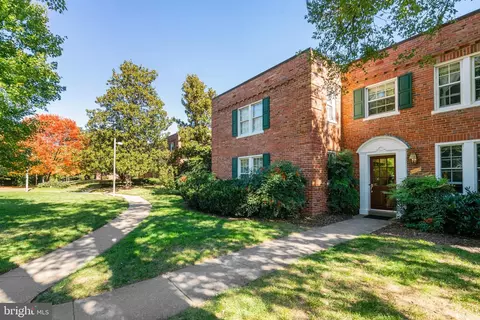 1721 Queens Ln #1-107, Arlington, VA 22201