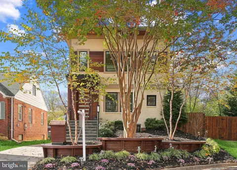 1324 N Stuart St N, Arlington, VA 22201