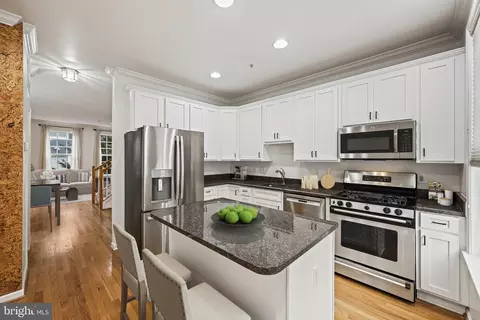 2320 Langston Blvd, Arlington, VA 22201