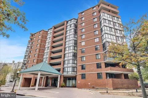1001 N Randolph St N #209, Arlington, VA 22201