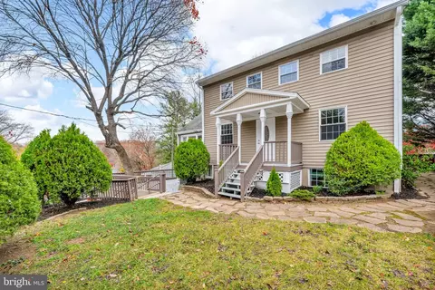 5740 N Carlin Springs Rd, Arlington, VA 22203
