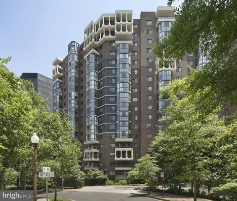 1600 N Oak St #219, Arlington, VA 22209