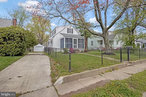 1013 17th St S, Arlington, VA 22202