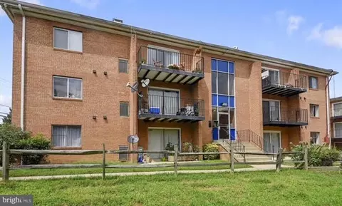 3408 25th St S #7, Arlington, VA 22206