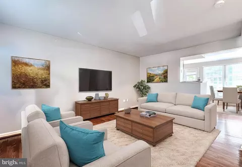 5014 9th St S, Arlington, VA 22204