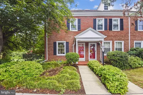 4425 34th St S, Arlington, VA 22206