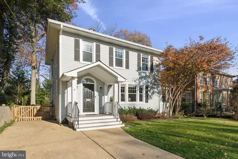 1123 S Oakcrest Rd, Arlington, VA 22202