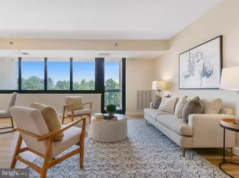 1805 Crystal Dr #407S, Arlington, VA 22202