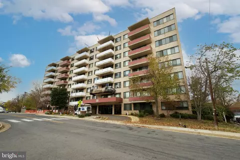 4201 Cherry Hill Rd #106, Arlington, VA 22207