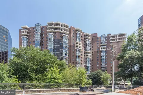 1600 N Oak St #810, Arlington, VA 22209
