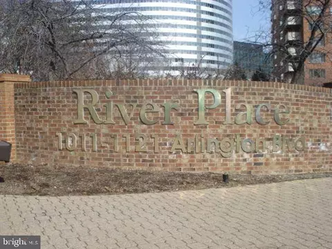 1121 Arlington Blvd #703, Arlington, VA 22209