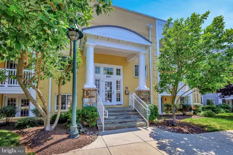 4067 S Four Mile Run Dr #102, Arlington, VA 22204
