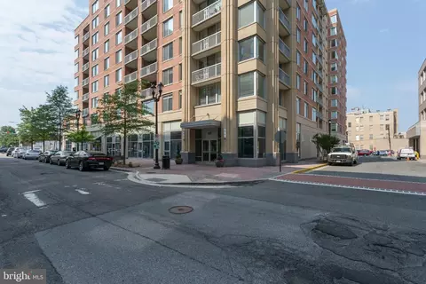 1020 N Highland St #407, Arlington, VA 22201