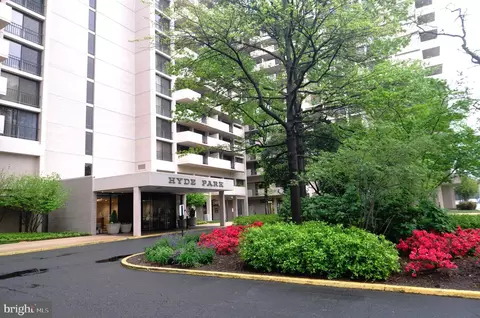 4141 N Henderson Rd #728, Arlington, VA 22203