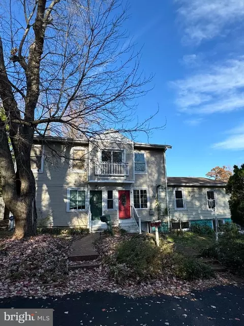 3305 17th St N, Arlington, VA 22201