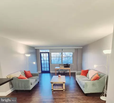 2030 N Adams St #603, Arlington, VA 22201