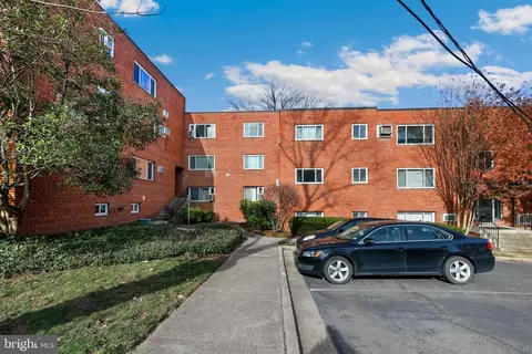 2129 19th St N #6, Arlington, VA 22201