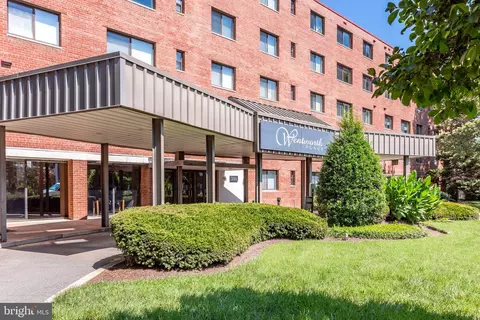 3515 Washington Blvd #403, Arlington, VA 22201