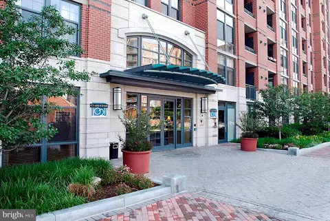1021 N Garfield St #129, Arlington, VA 22201