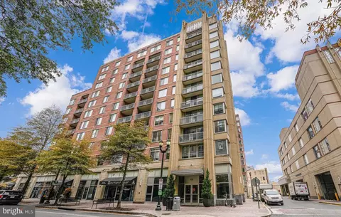 1020 N Highland St N #424, Arlington, VA 22201