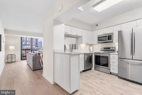 1805 Crystal Dr #604S, Arlington, VA 22202