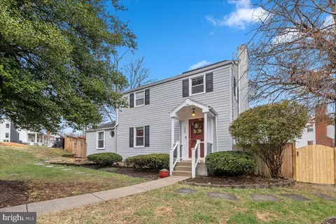 5027 25th St S, Arlington, VA 22206