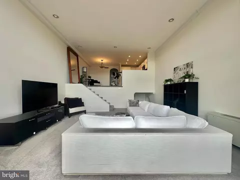 1200 N Nash St #230, Arlington, VA 22209