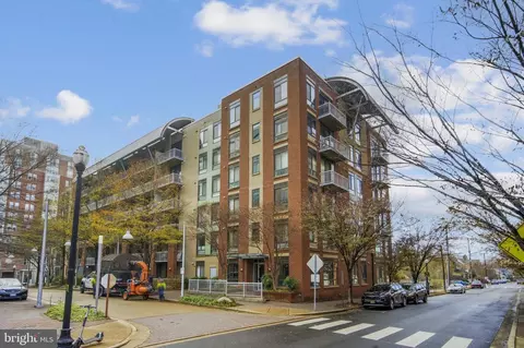 1200 N Hartford St N #201, Arlington, VA 22201