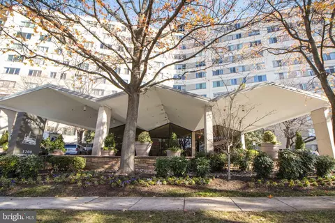 1200 N Nash St #860, Arlington, VA 22209