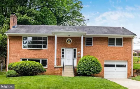 118 N Nottingham St, Arlington, VA 22203