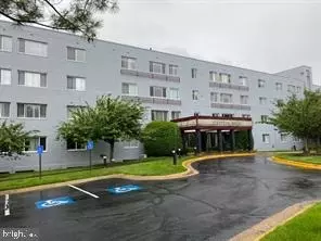 3601 5th St S #510, Arlington, VA 22204