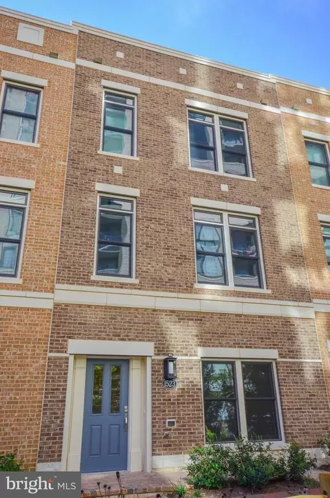 1524 16th Ct N, Arlington, VA 22209