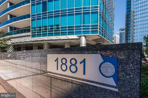 1881 Nash St #409, Arlington, VA 22209
