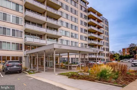 1301 S Arlington Ridge Rd S #503, Arlington, VA 22202