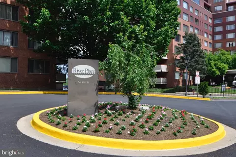 1121 Arlington Blvd #605, Arlington, VA 22209