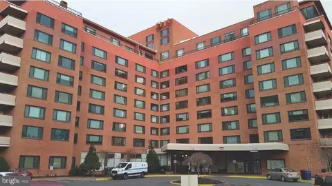 1011 Arlington Blvd #1043, Arlington, VA 22209