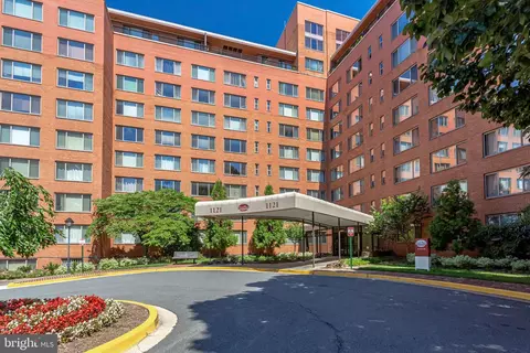 1121 Arlington Blvd #204, Arlington, VA 22209