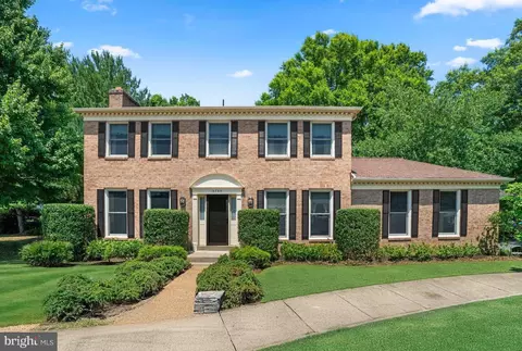 4745 40th St N, Arlington, VA 22207