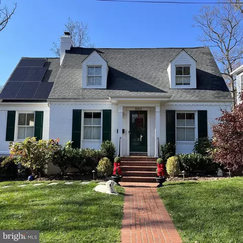 862 N Kensington St, Arlington, VA 22205