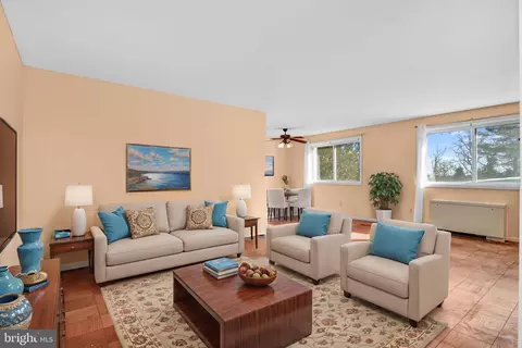 5101 8th Rd S #111, Arlington, VA 22204