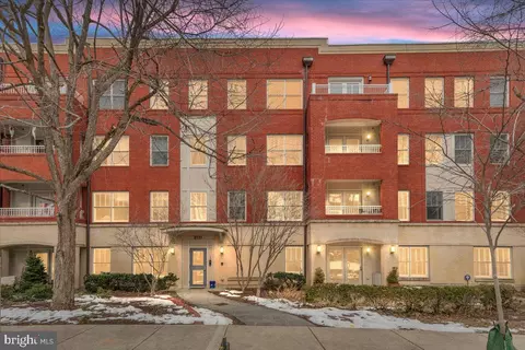 3131 9th Rd N #12, Arlington, VA 22201
